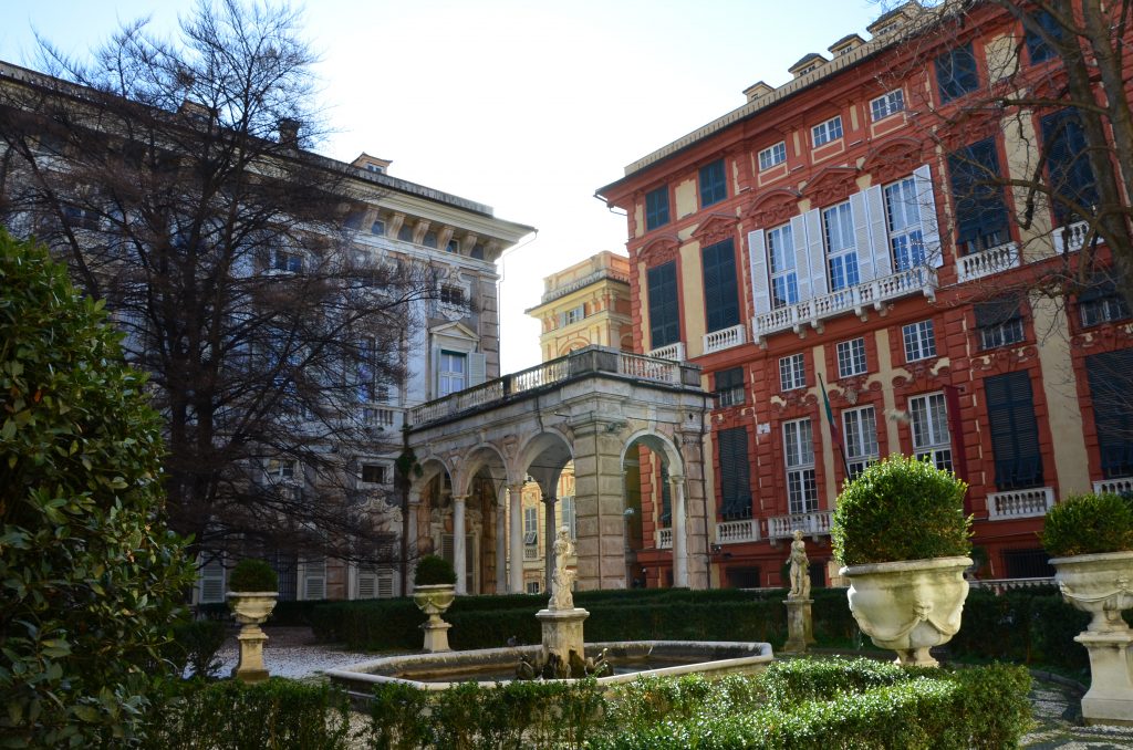 Immagine di palazzo bianco e palazzo rosso a genova