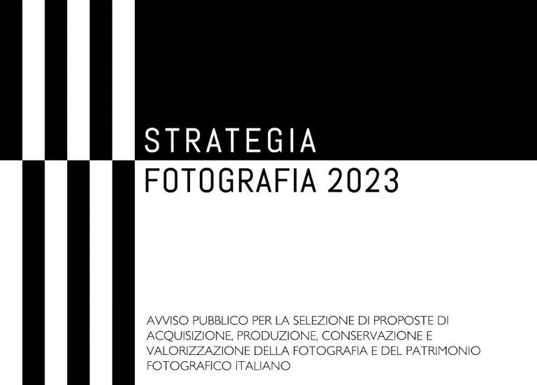 LOCANDINA DELL'AVVISO PUBBLICO STRATEGIA FOTOGRAFIA 2023